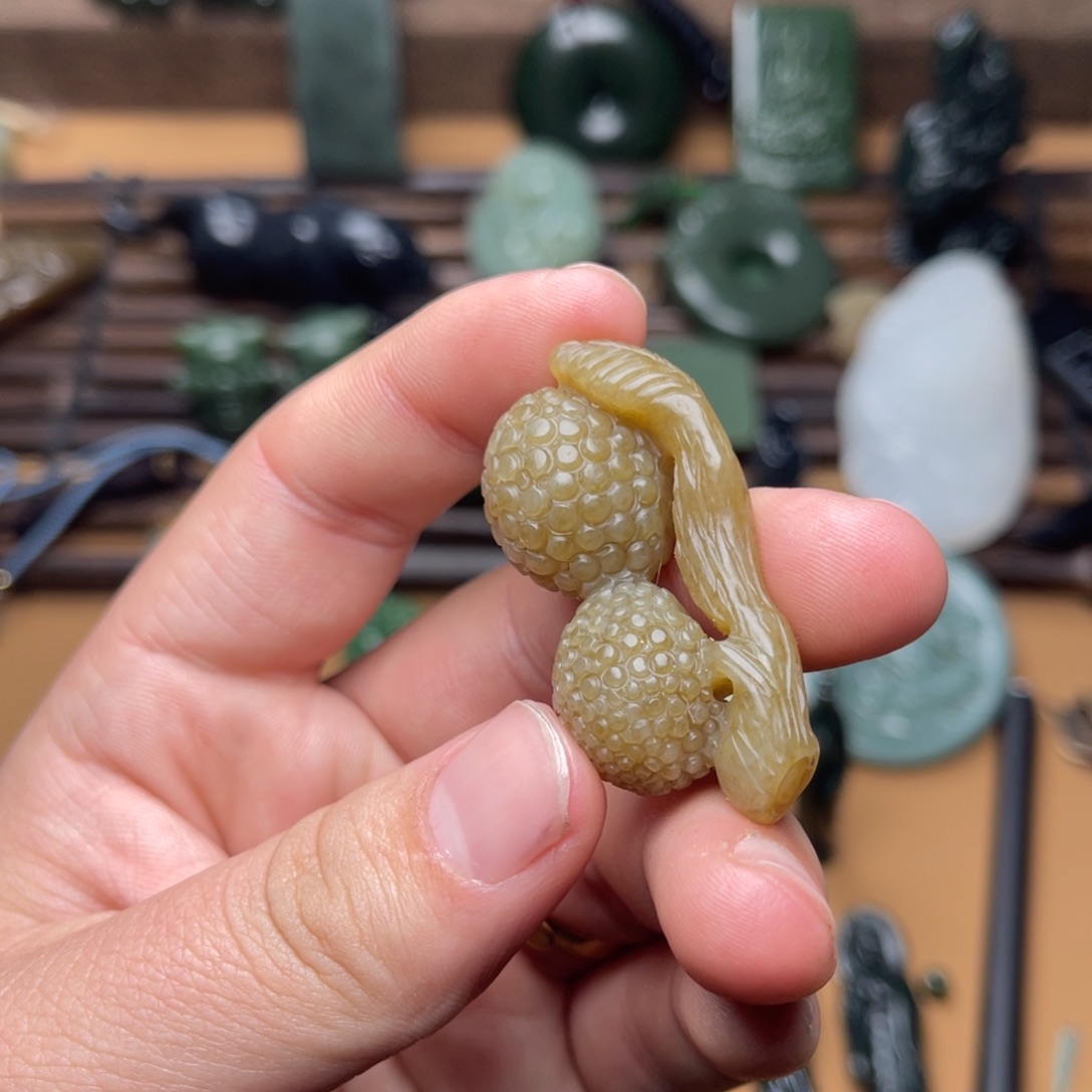 和田玉挂件未镶嵌