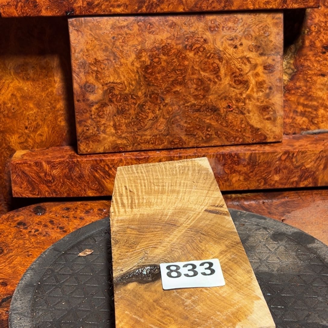 无***蚩大果紫檀（缅甸花梨）