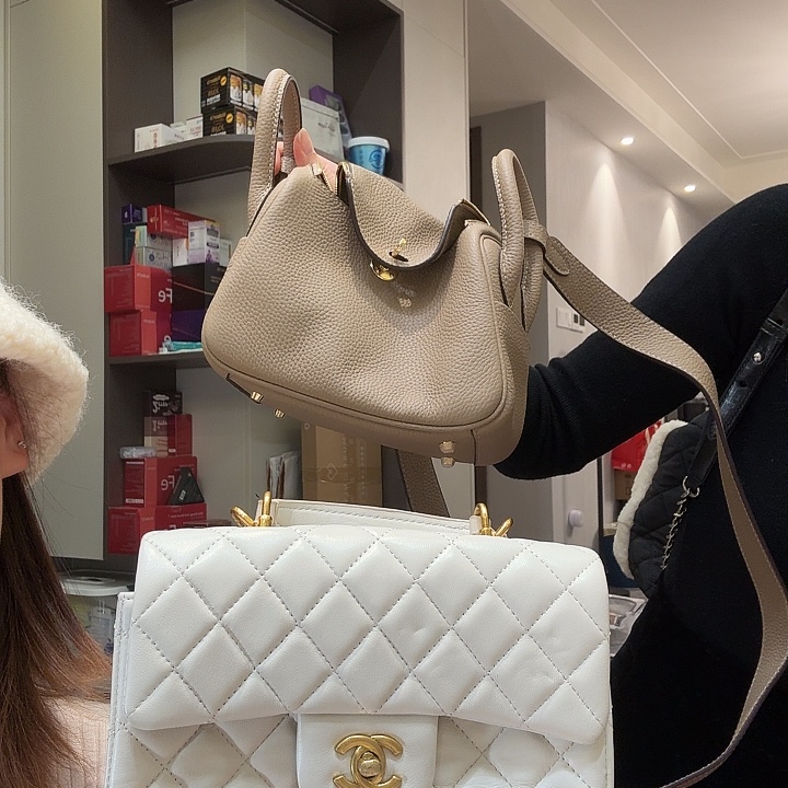 锦纶浅金 白色和棕色小包