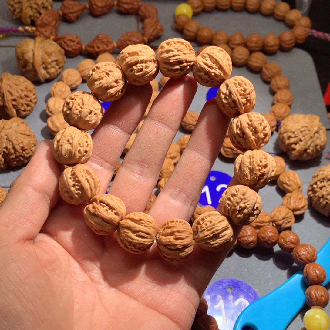 文玩核桃吊坠半*心京八棱