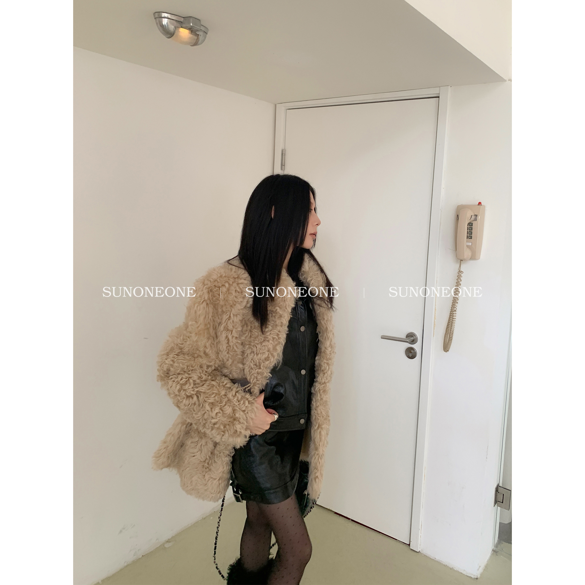 SUNONEONE 进口莫斯娜皮毛一体女春短款大衣加厚毛毛外套H0127W