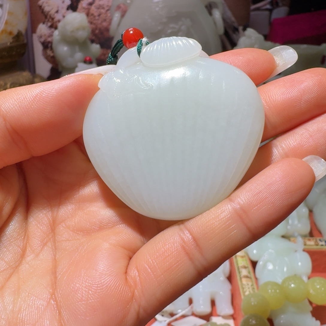 和田玉未镶嵌把件