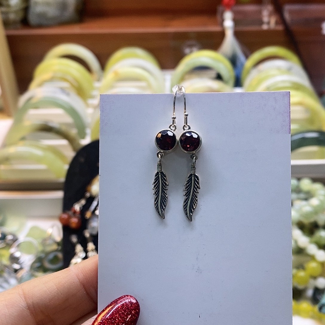 蛇纹石玉手镯未镶嵌王**贝