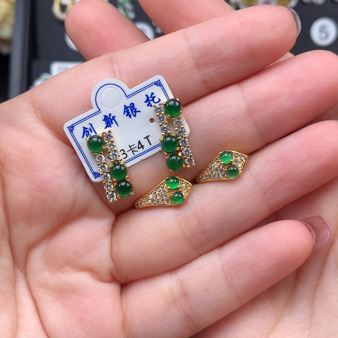 李***烤翡翠银S925镶嵌耳饰