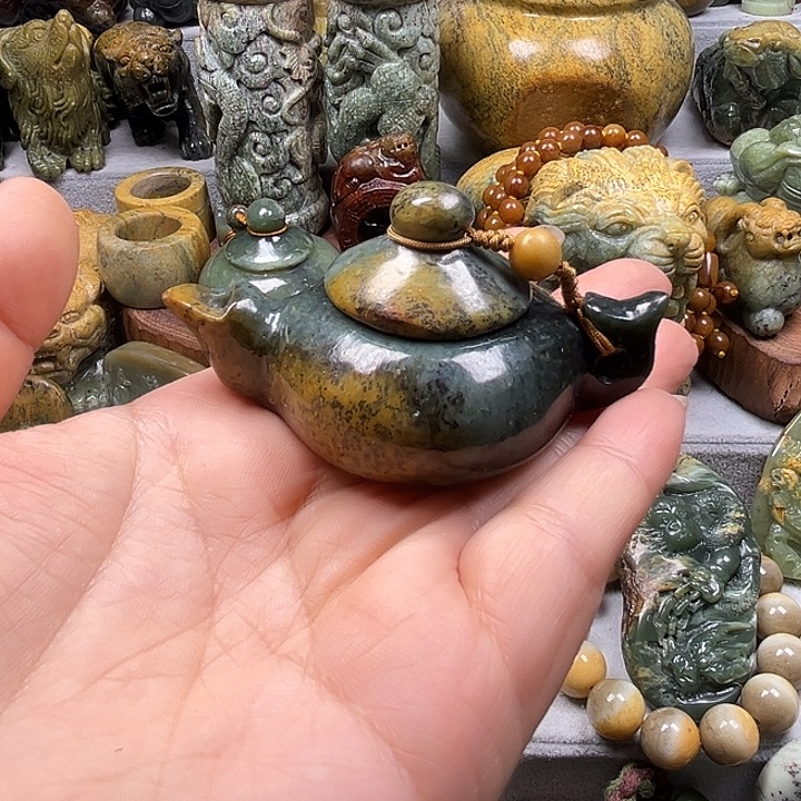 彩***煌岫岩河磨玉（透闪石质玉）未镶嵌把件