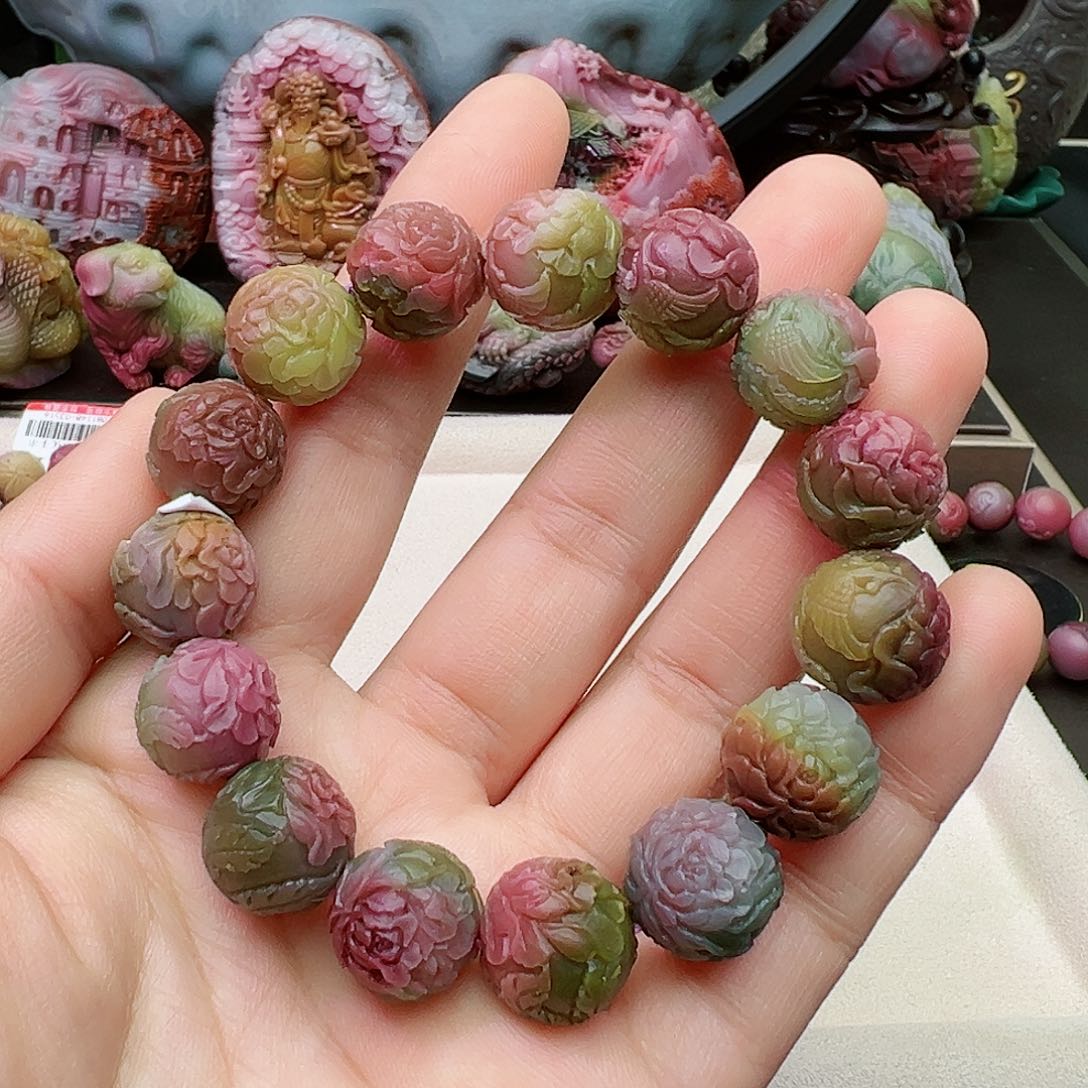 石英质玉定制未镶嵌月**啼盐源