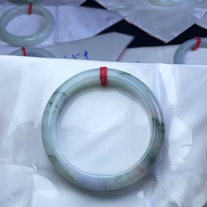 翡翠未镶嵌颈饰061