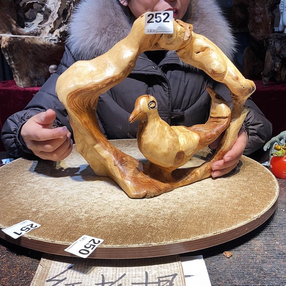 孤***心252。红杉根随行根艺