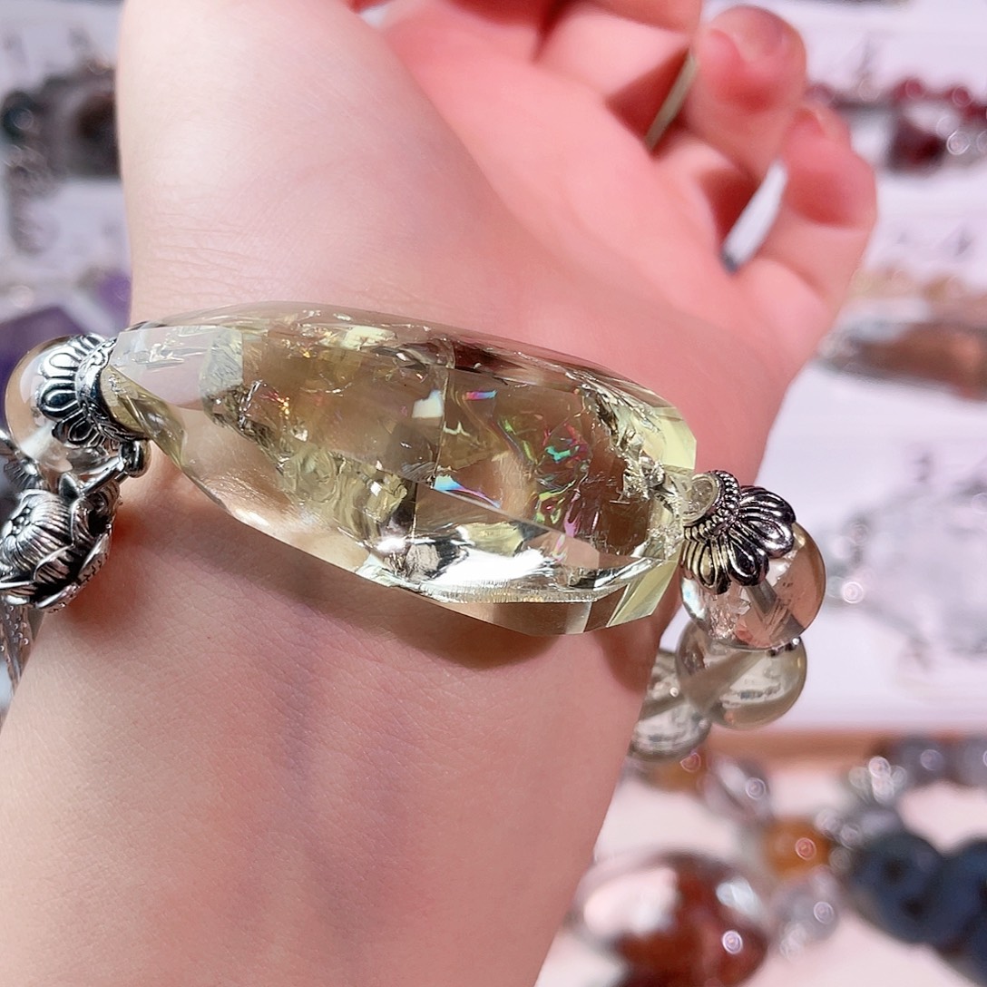 六***耳水晶手链合金尺寸