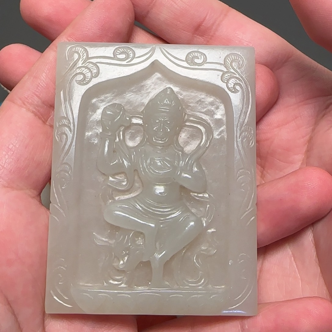 和田玉把件未镶嵌龙*