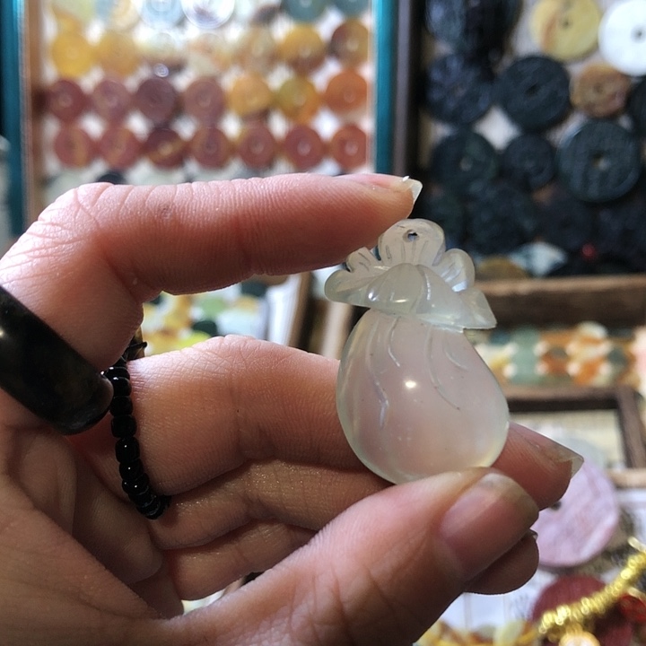 岫玉岫玉挂件合金