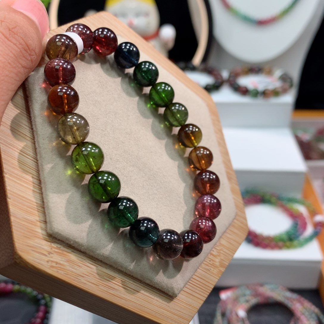 碧玺手链未镶嵌     9mm。