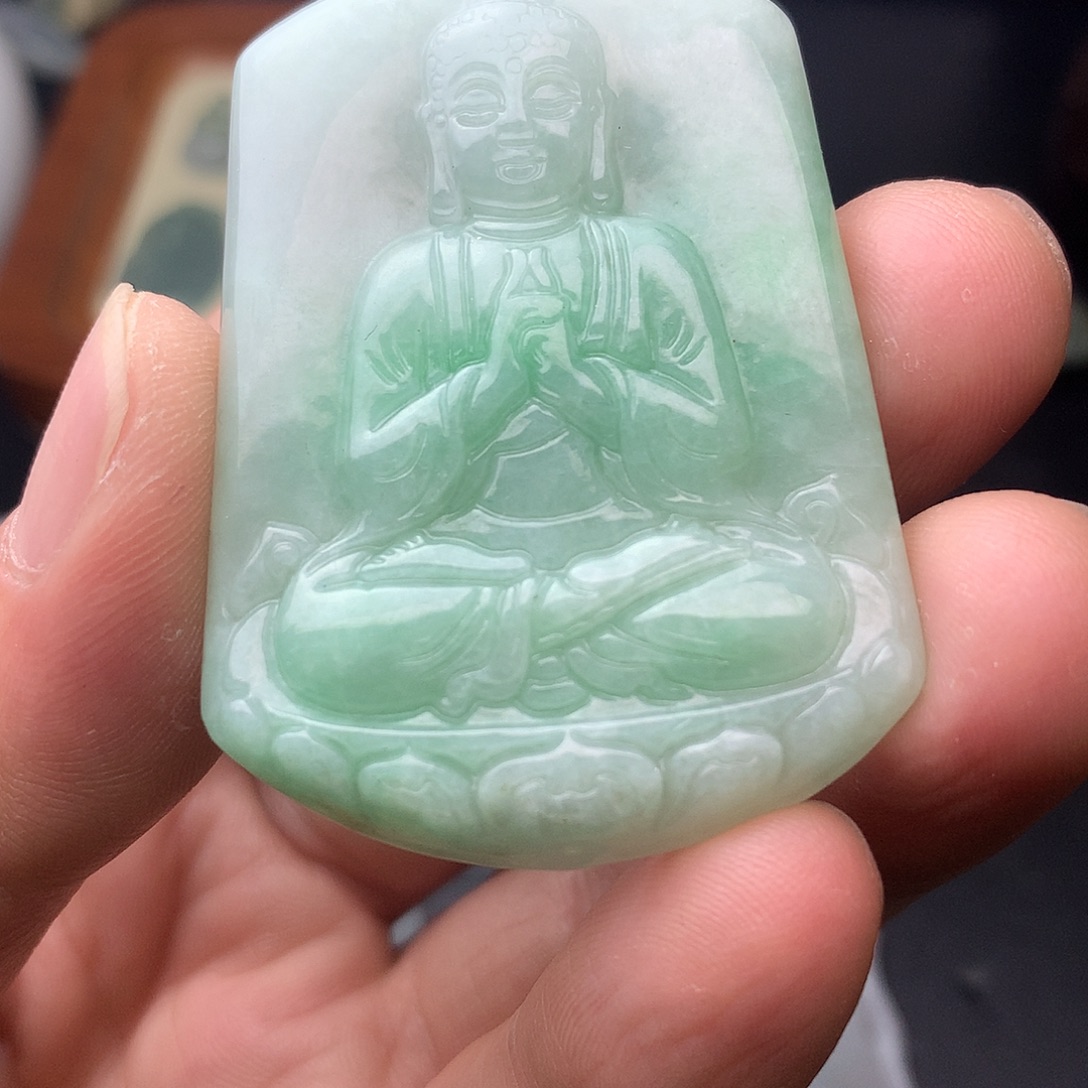 翡翠未镶嵌颈饰翡翠首饰和翡翠珠宝