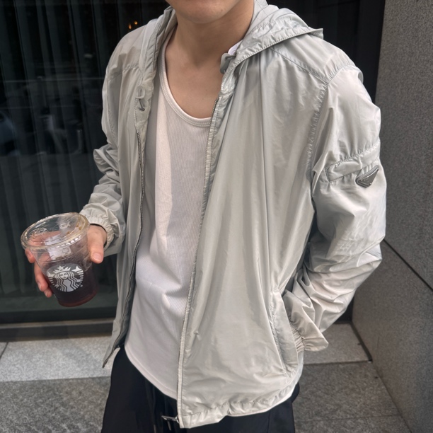 95新 Prada/普拉达 灰色三角标尼龙连帽防晒外套/XL/8229/12800