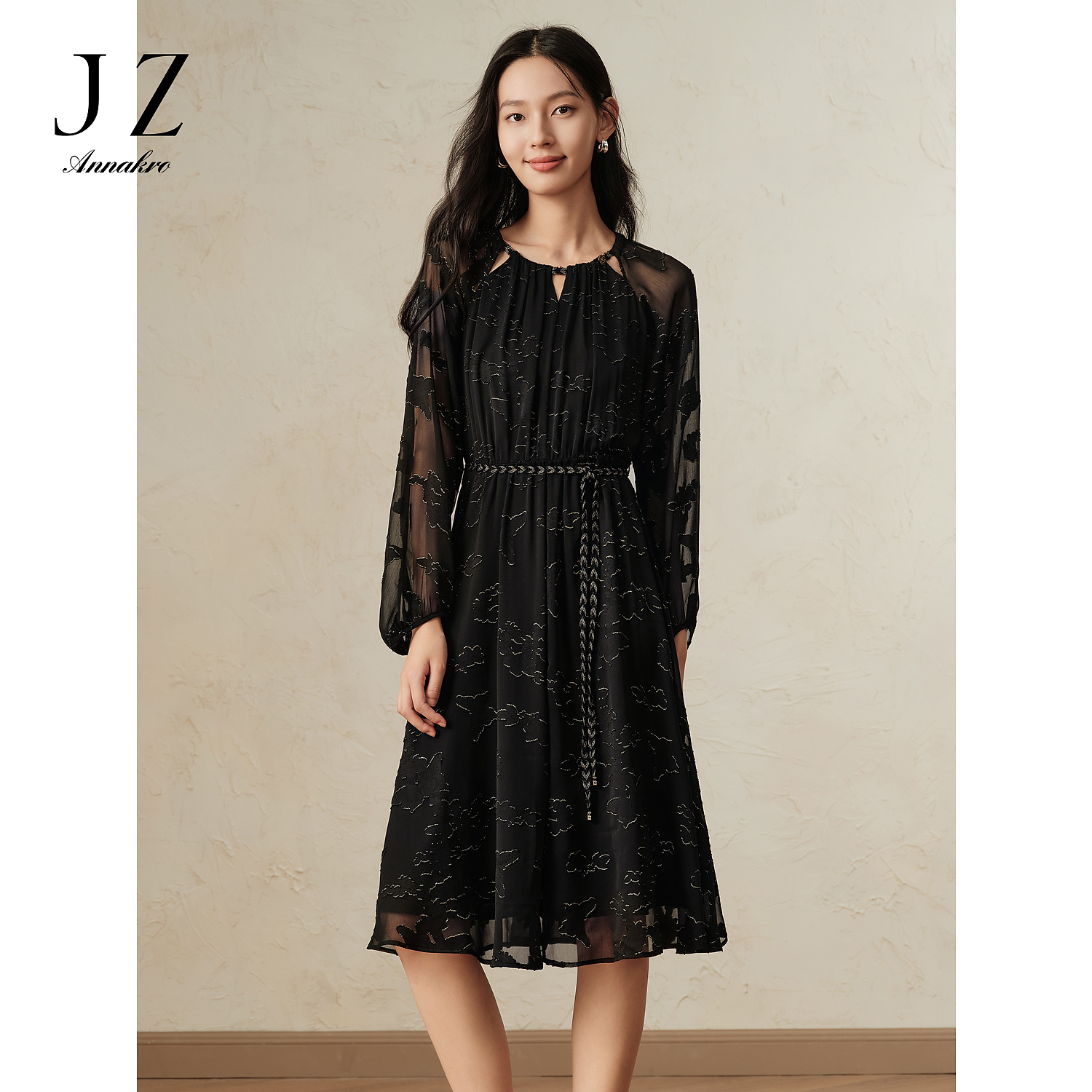 【丽公主专属】玖姿·安娜蔻KWFQ50019中长款连衣裙设计亮丝花卉女