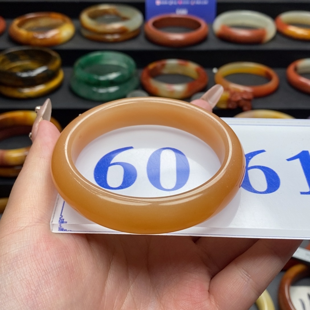 石英质玉（黄龙玉）手镯未镶嵌