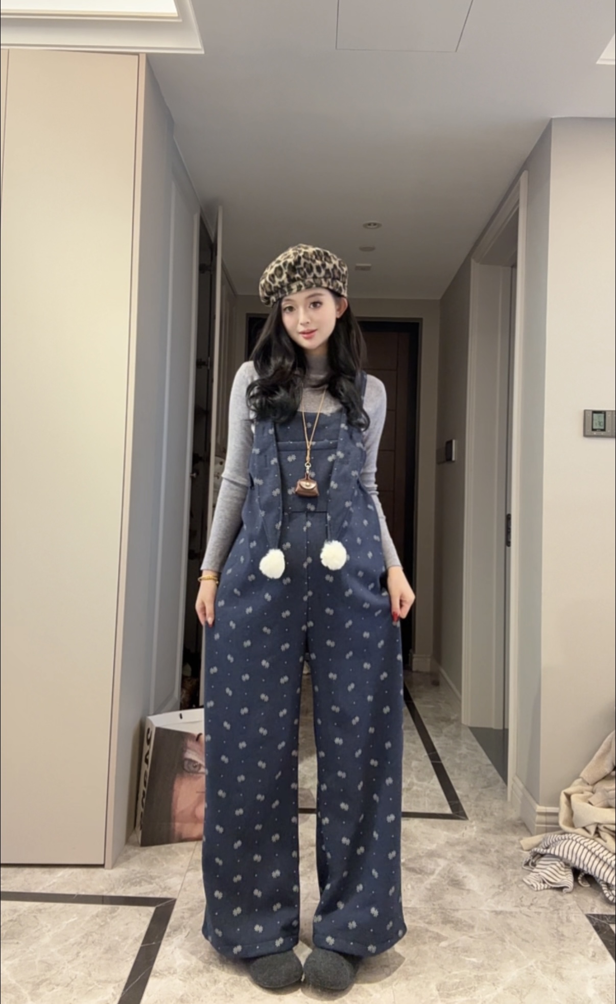 时尚孕妇秋冬韩版原创孕妇背带裤减龄宽松+打底衫显瘦两件套套装