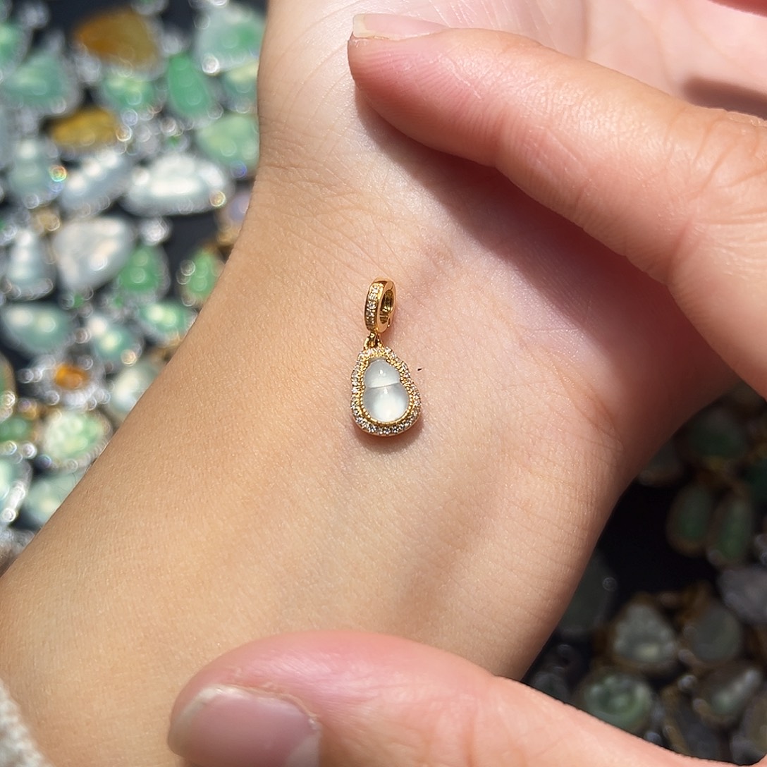 翡翠颈饰18K金镶嵌❀***❀吊坠