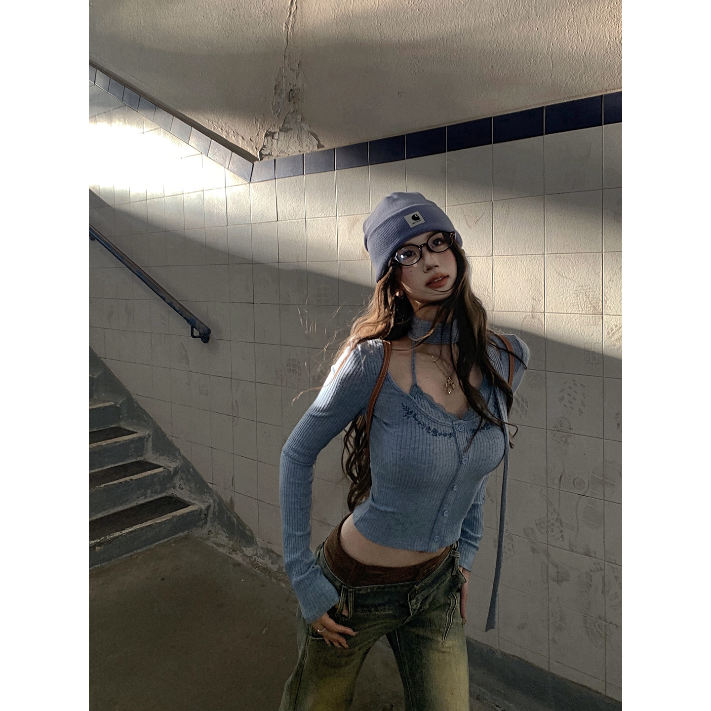 Tongiiuu 南茜可露丽 假两件挂脖针织衫女修身显瘦内搭打底上衣冬