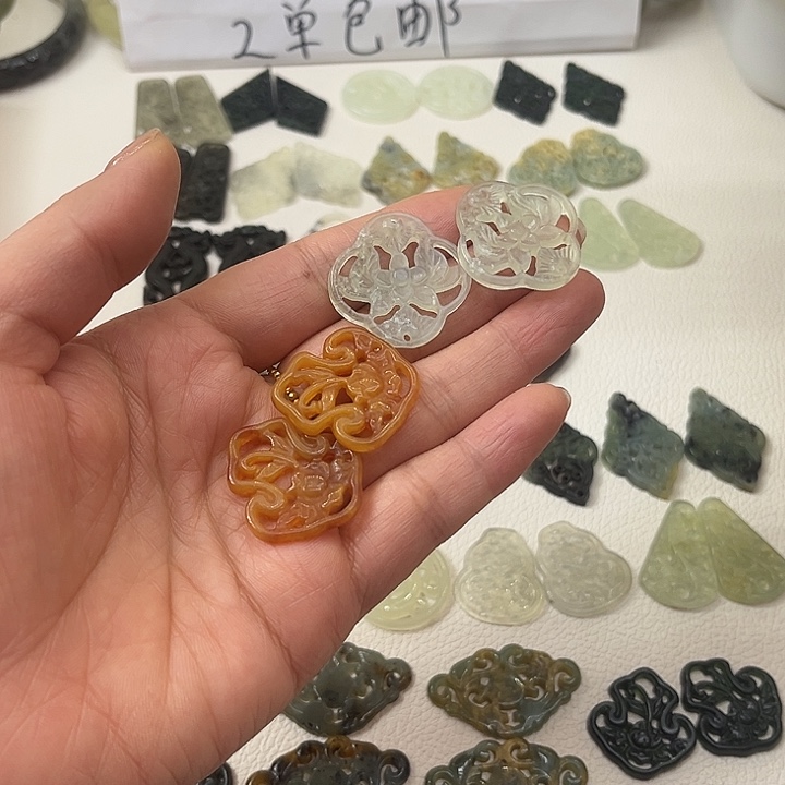 云***今蛇纹石玉合金耳钉