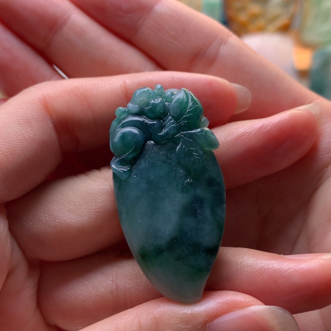 定制翡翠未镶嵌灵猴献寿