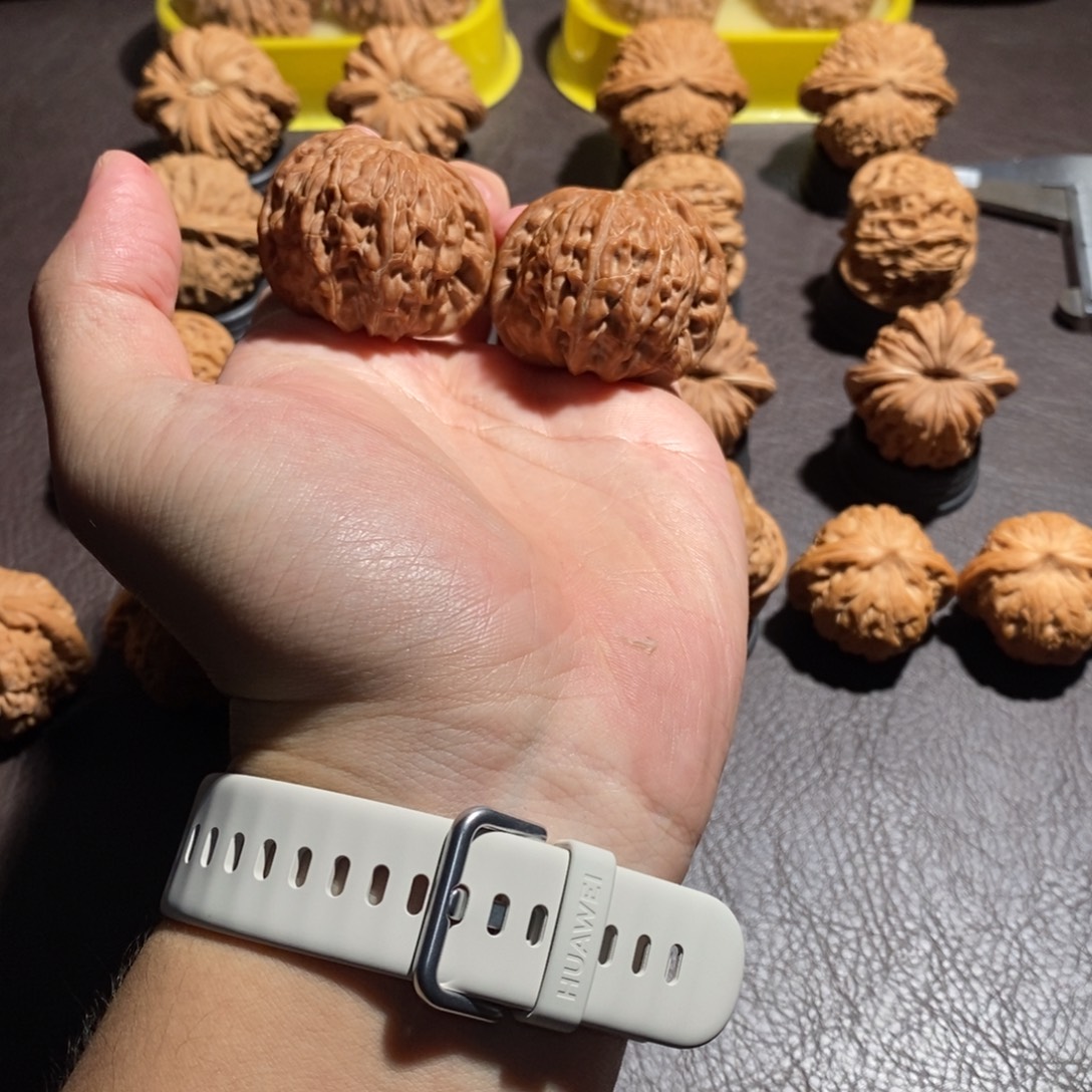 把件文玩核桃40全品红皮山地磨