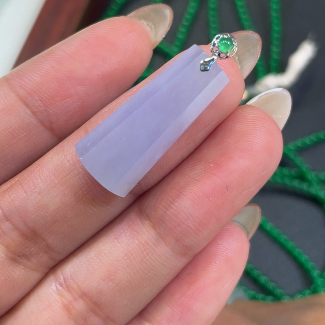 翡翠18K金镶嵌颈饰无事牌