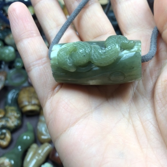 岫岩河磨玉（透闪石质玉）未镶嵌挂件崔*莉