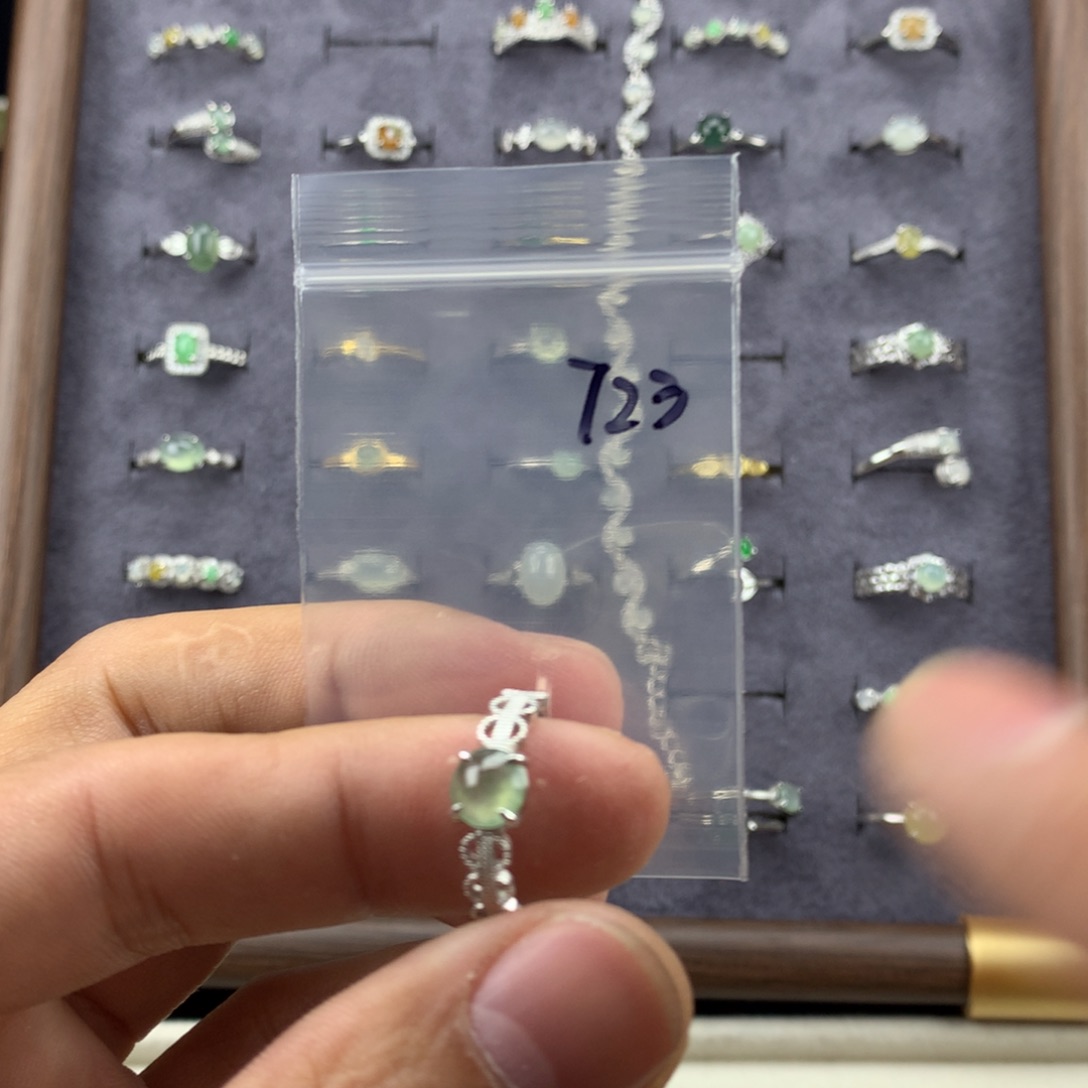 翡翠未镶嵌戒指723