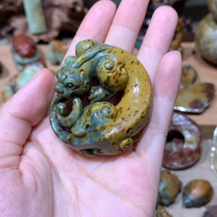 未镶嵌岫岩河磨玉（透闪石质玉）挂件L***爵