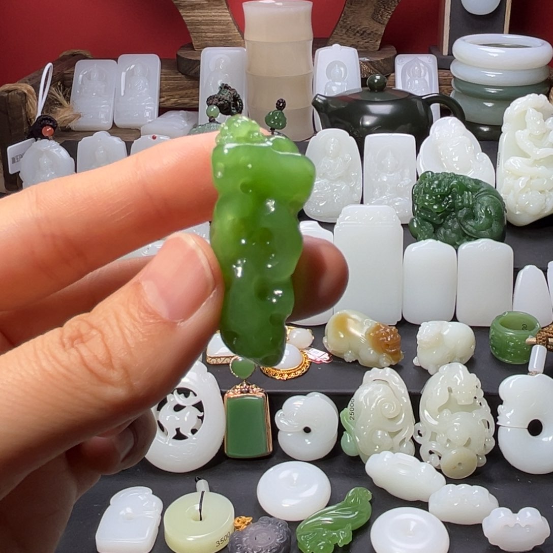 和田玉吊坠(赠链)未镶嵌