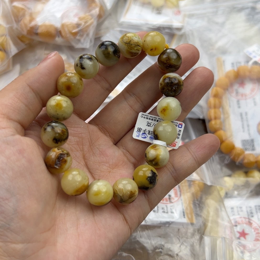 琥珀珠宝奇石未镶嵌