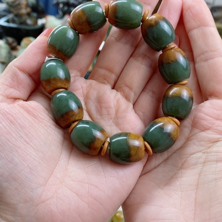 透闪石质玉手链未镶嵌俗**名