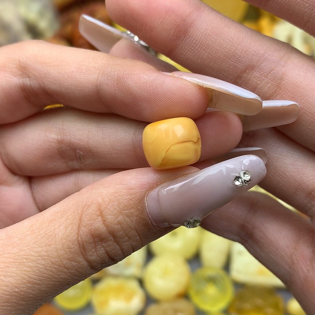 琥珀未镶嵌珠宝奇石12