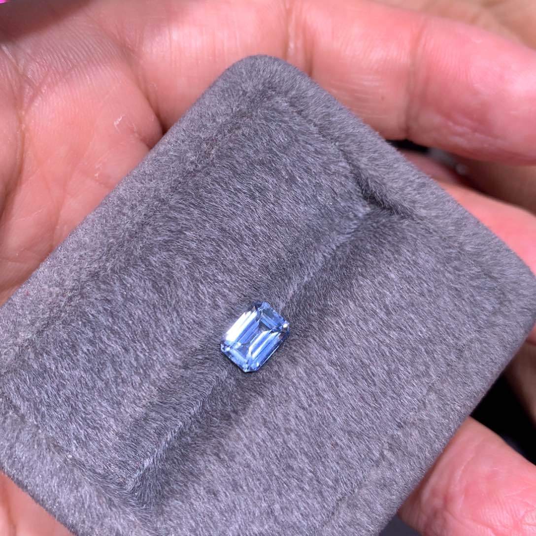 蓝宝石裸石未镶嵌1.86克拉无烧