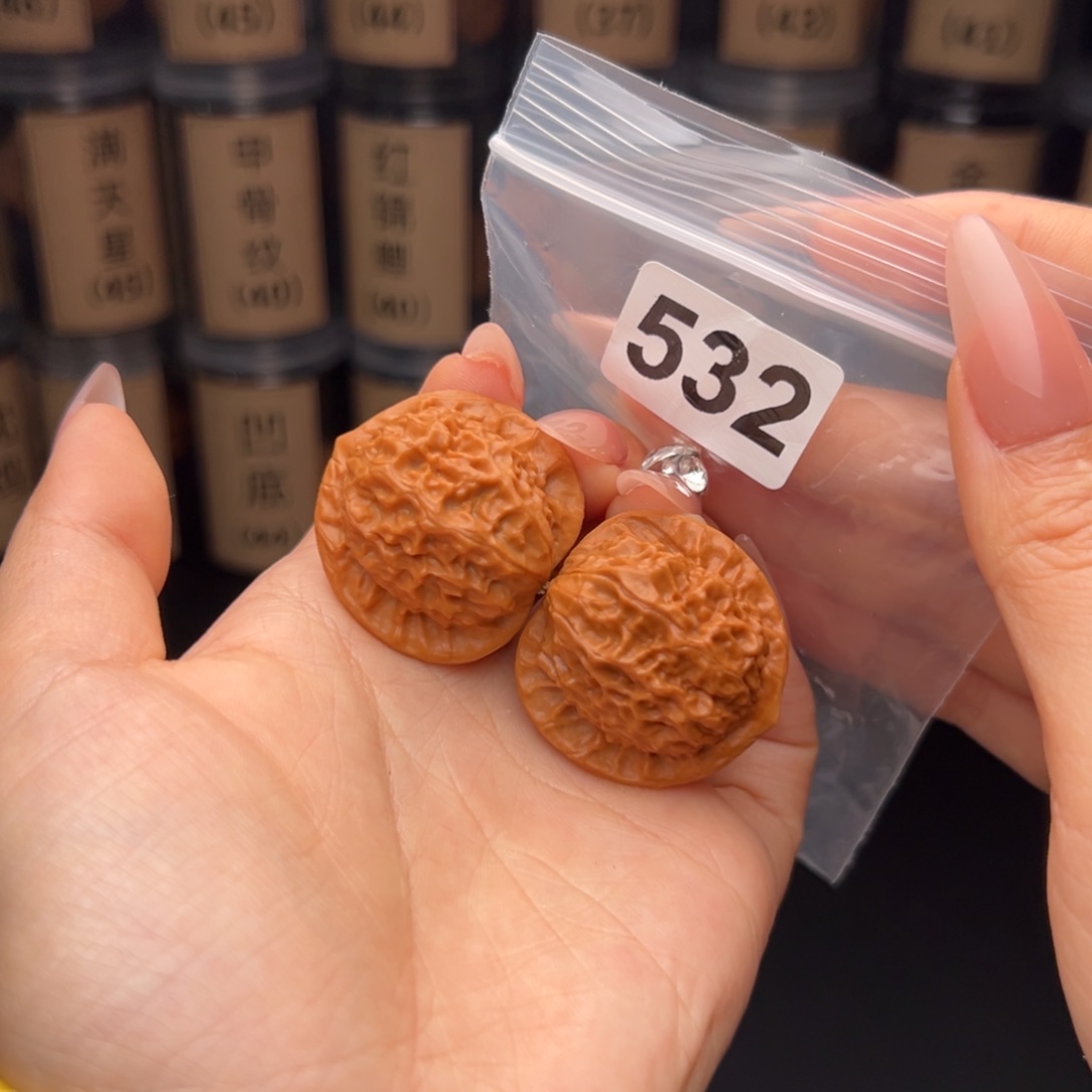 文玩核桃吊坠瓷娃娃35
