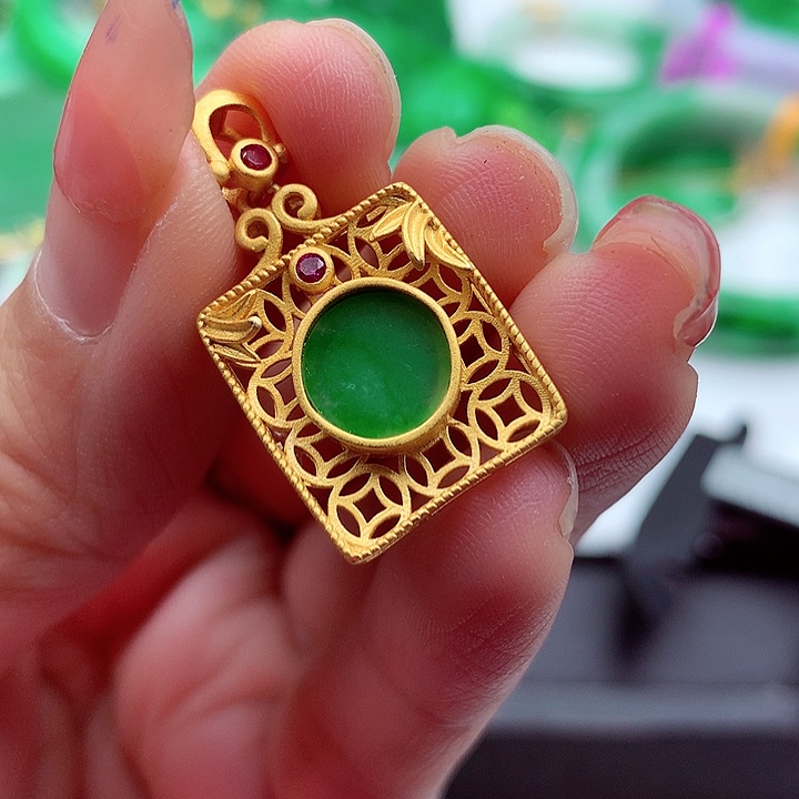 翡翠颈饰银S925镶嵌翡翠