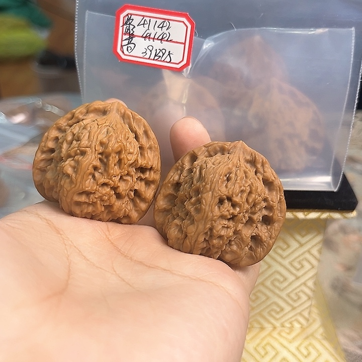 文玩核桃把件原产地南将石