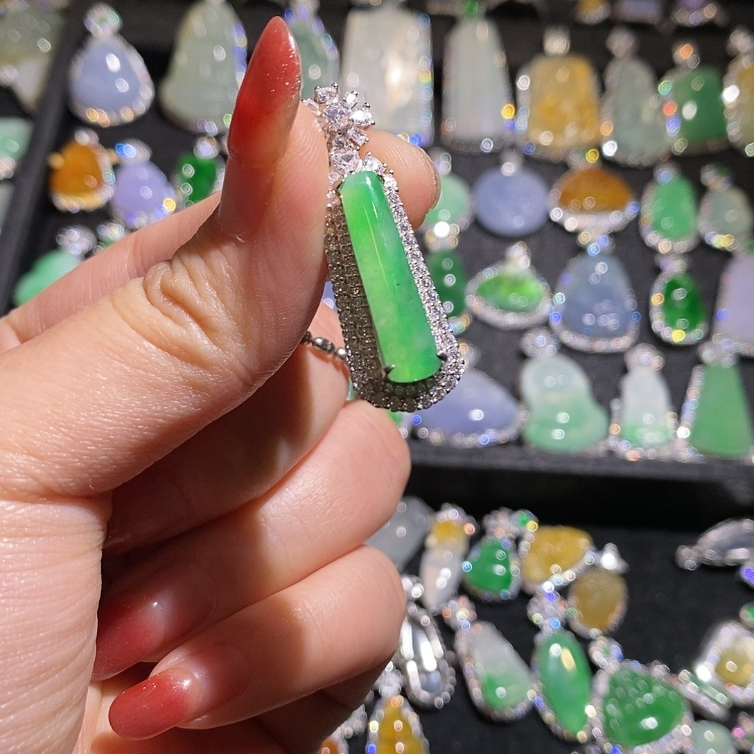 颈饰银S925镶嵌翡翠汤**圆天然翡翠