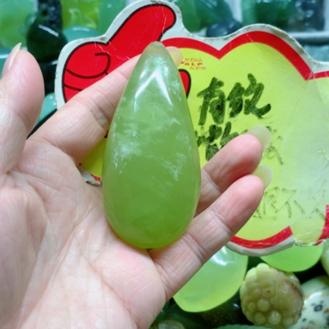 木***堂蛇纹石玉未镶嵌手把件