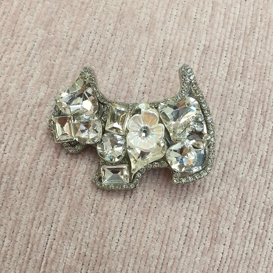白色花朵钻钻小狗发夹