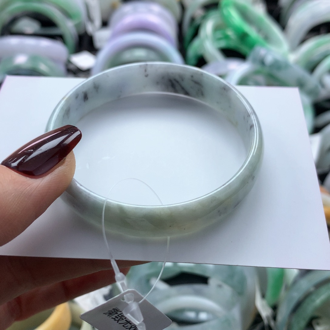 翡翠手镯未镶嵌公主