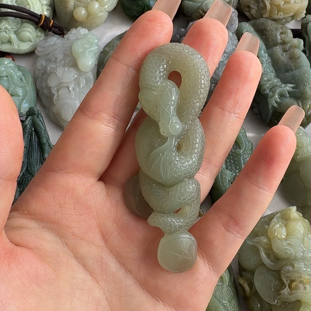颈饰未镶嵌和田玉