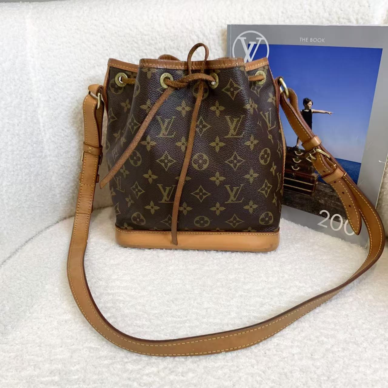 99新 Chanel/香奈儿 壹臻/老花抽绳水桶/ 69440832