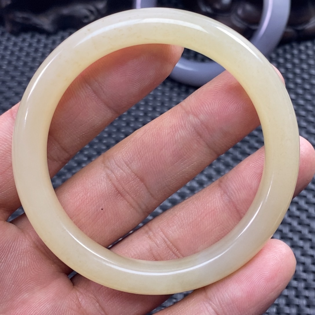 和田玉手镯未镶嵌S**珊