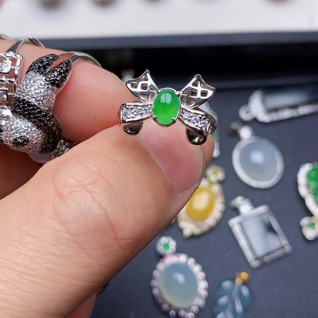 翡翠戒指银S925镶嵌戒指