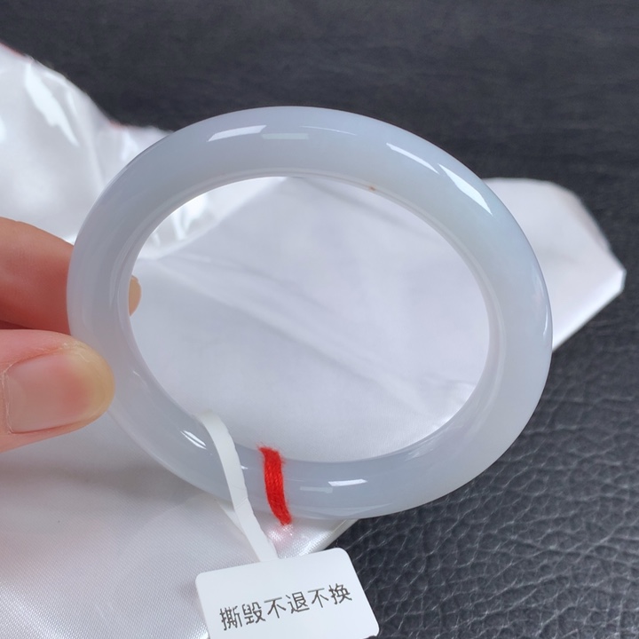 翡翠未镶嵌手镯（圆镯）