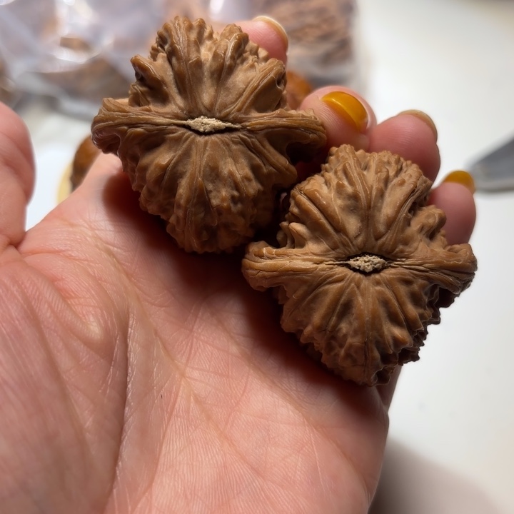 核桃三角球白41尺寸