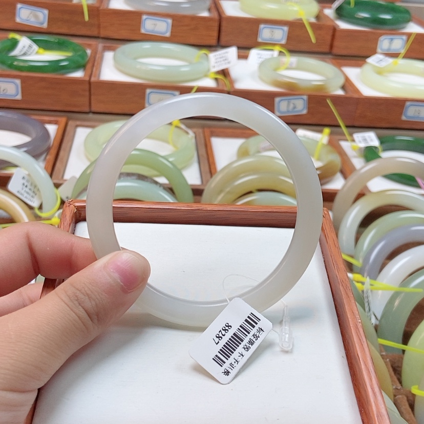 【闪购商品】和田玉手镯未镶嵌