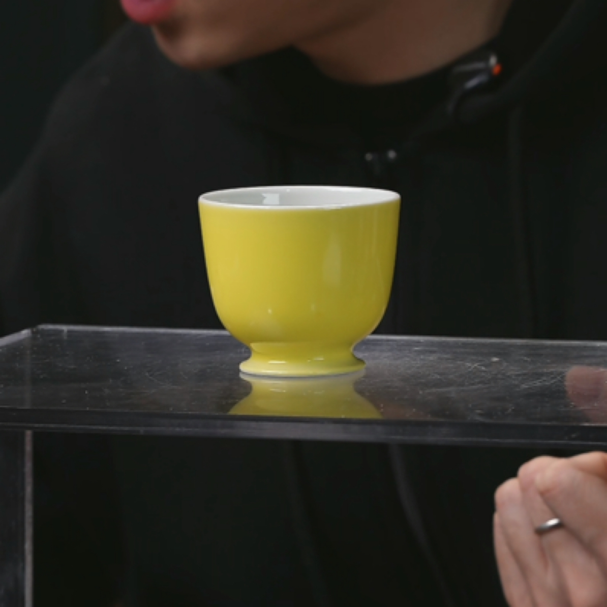 D柠檬黄釉高足杯